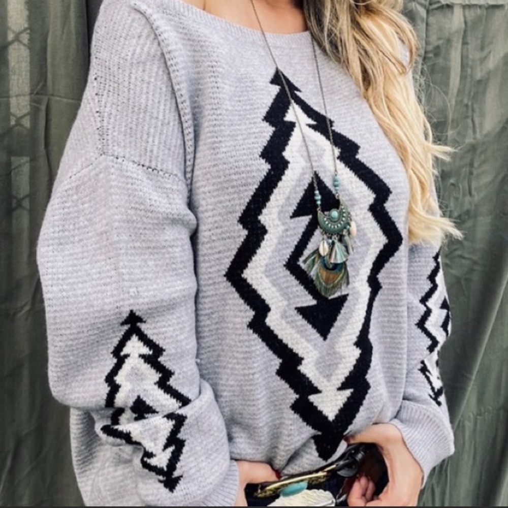 Aztec Inspired Patterned Pullover - Picture 4 of 5